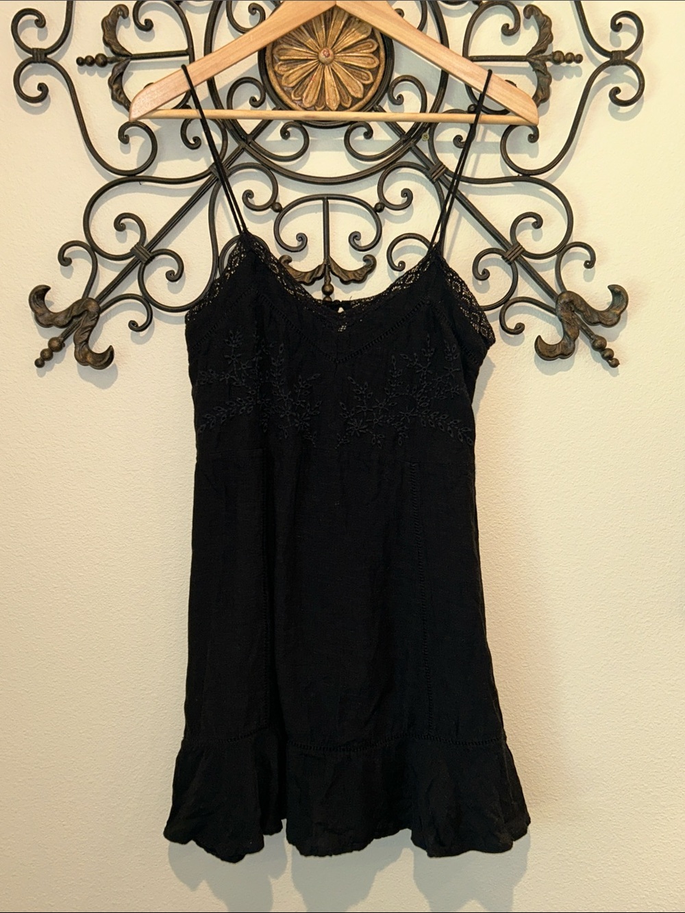 ZARA LINEN BLEND APPLIQUE DRESS SIZE MEDIUM